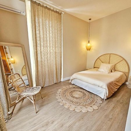 L'Ile Rousse, Hypercentre A 100 M De La Plage Bagian luar foto